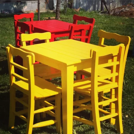 RENKLİ BAHÇE AHŞAP MASA 80*80